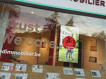 Écran vitrine pour agence immobilière TAPTAP